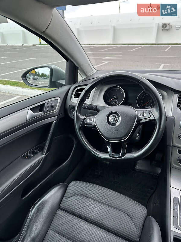 Универсал Volkswagen Golf 2014 в Киеве