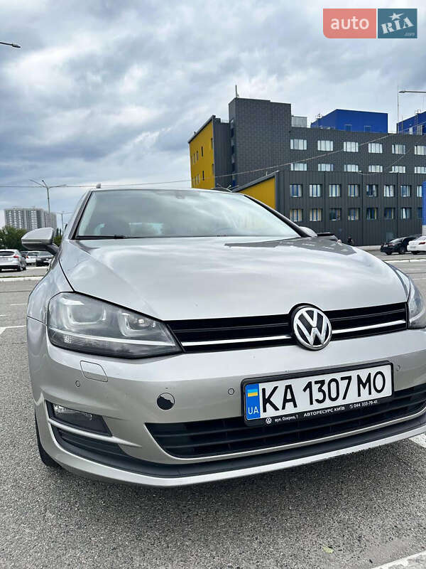 Универсал Volkswagen Golf 2014 в Киеве