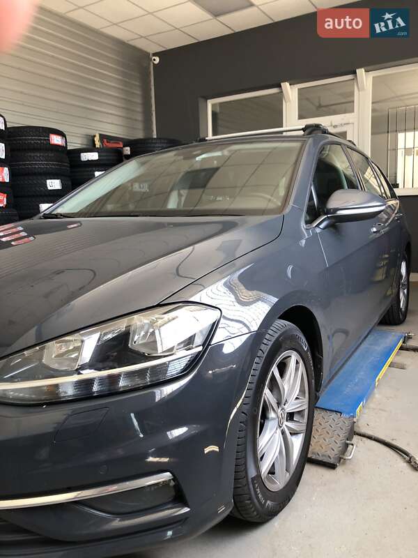 Универсал Volkswagen Golf 2018 в Одессе