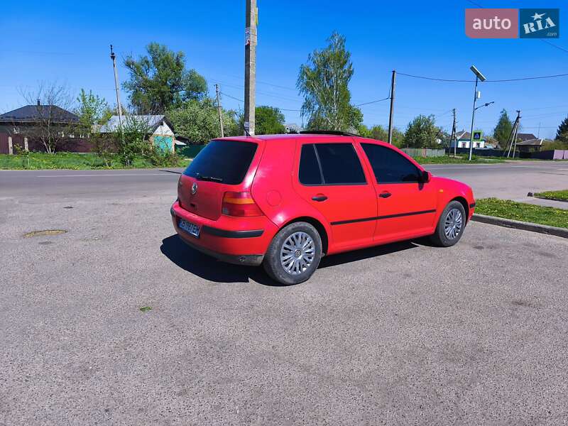 Хетчбек Volkswagen Golf 1998 в Ніжині
