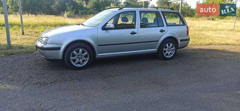 Універсал Volkswagen Golf 2000 в Дніпрі