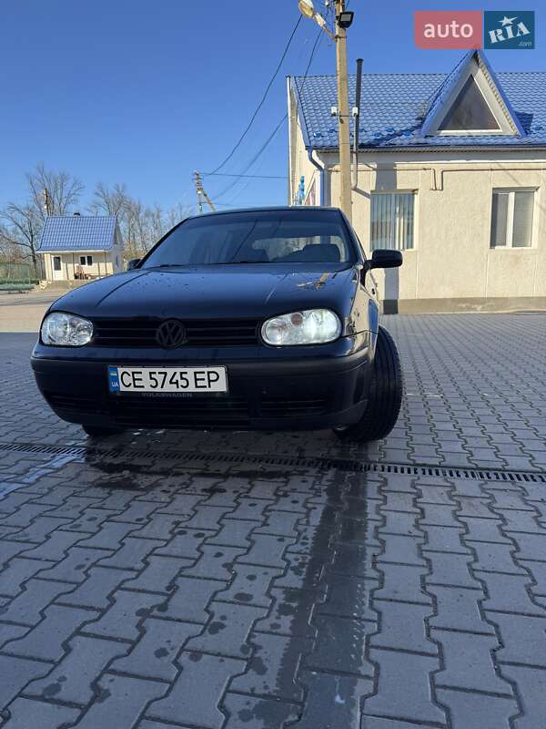 Хэтчбек Volkswagen Golf 2001 в Черновцах