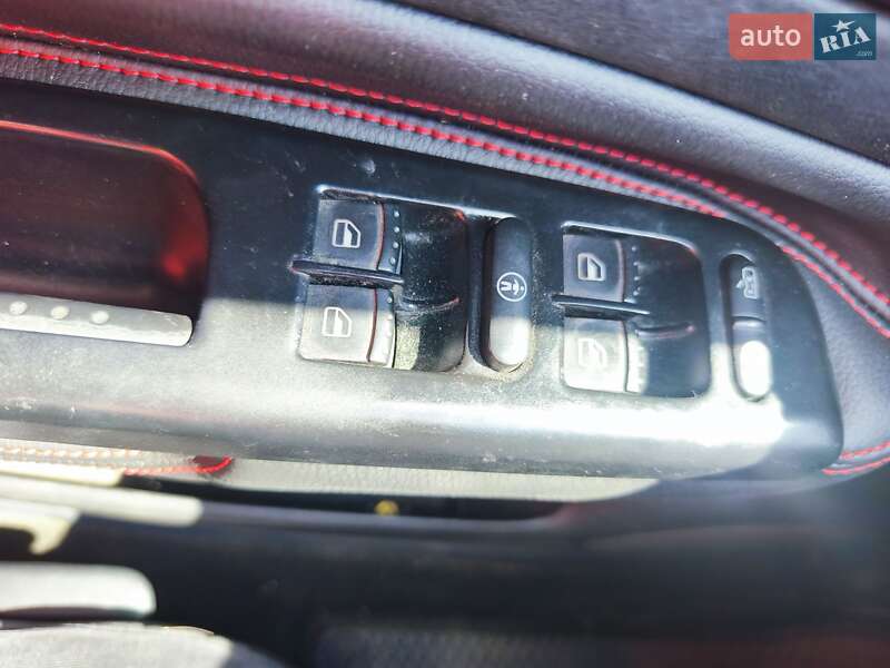 Хетчбек Volkswagen Golf 1998 в Ніжині