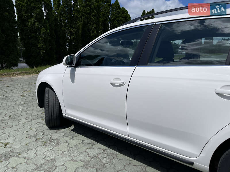 Универсал Volkswagen Golf 2008 в Ровно