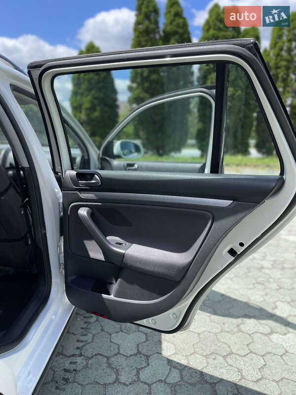 Универсал Volkswagen Golf 2008 в Ровно