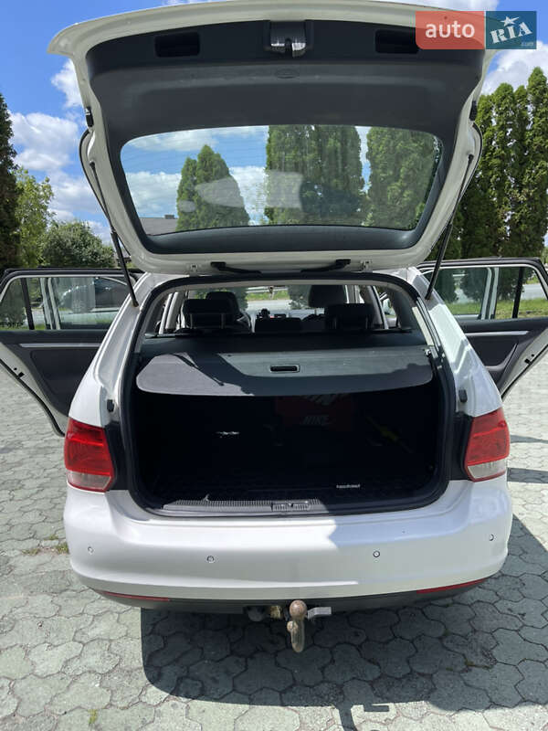 Универсал Volkswagen Golf 2008 в Ровно