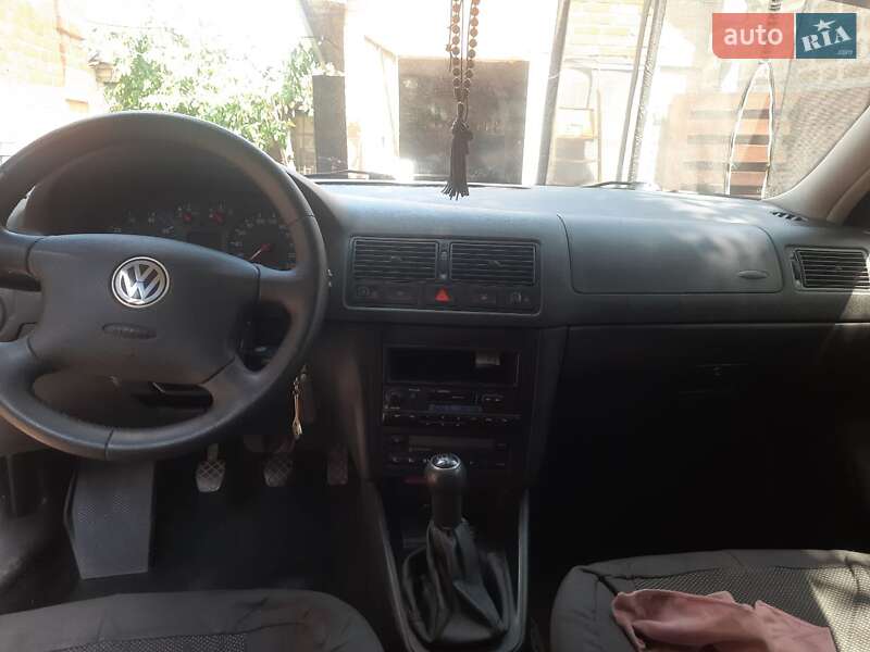 Универсал Volkswagen Golf 2002 в Знаменке