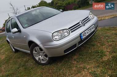 Хэтчбек Volkswagen Golf 2003 в Калиновке