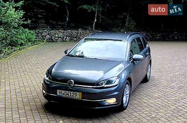 Універсал Volkswagen Golf 2019 в Сваляві