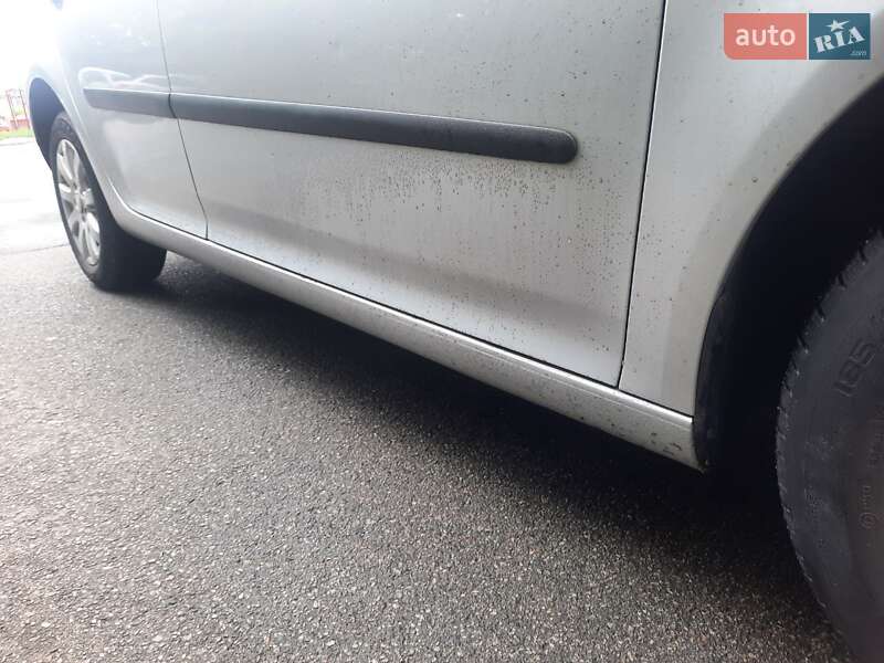 Хэтчбек Volkswagen Golf 2009 в Киеве