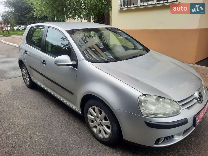 Хэтчбек Volkswagen Golf 2009 в Киеве
