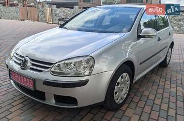 Хэтчбек Volkswagen Golf 2004 в Звягеле