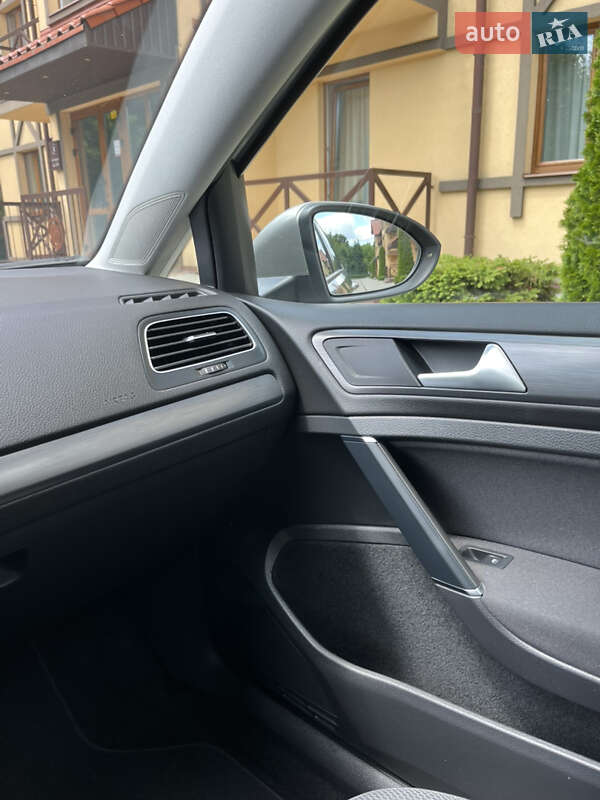 Універсал Volkswagen Golf 2019 в Луцьку