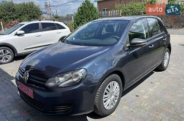 Хэтчбек Volkswagen Golf 2010 в Луцке