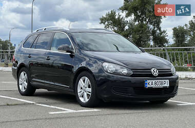 Універсал Volkswagen Golf 2011 в Києві