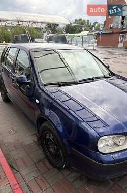 Хэтчбек Volkswagen Golf 2003 в Киеве