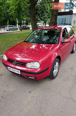 Хетчбек Volkswagen Golf 2002 в Житомирі