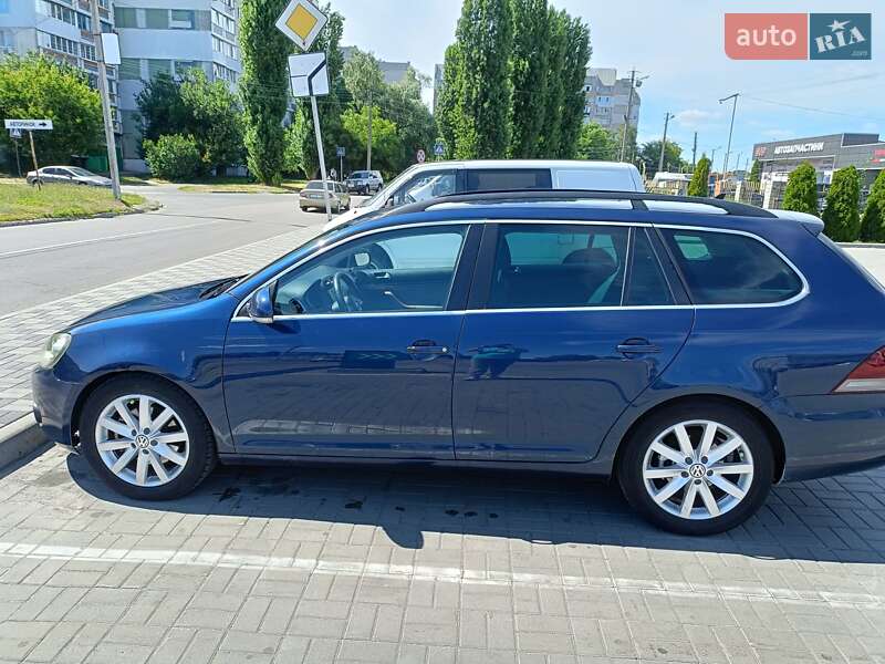 Универсал Volkswagen Golf 2011 в Черкассах