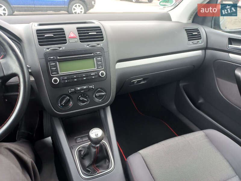 Хетчбек Volkswagen Golf 2006 в Вінниці