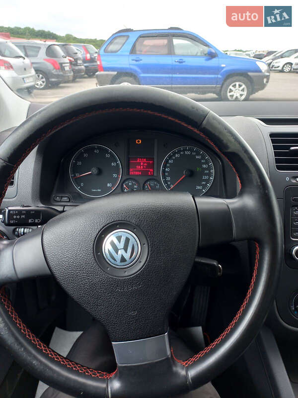 Хетчбек Volkswagen Golf 2006 в Вінниці