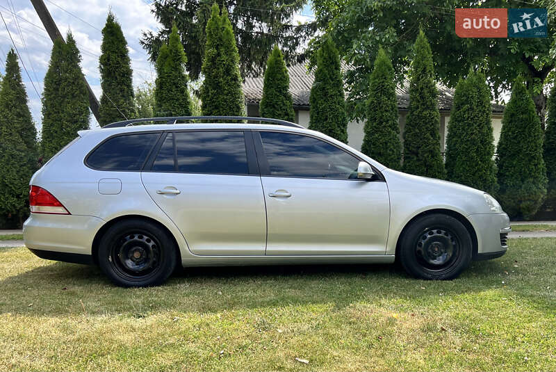Универсал Volkswagen Golf 2009 в 