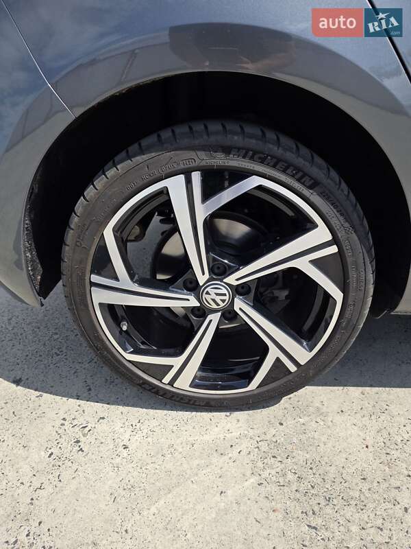 Хэтчбек Volkswagen Golf 2017 в Мукачево