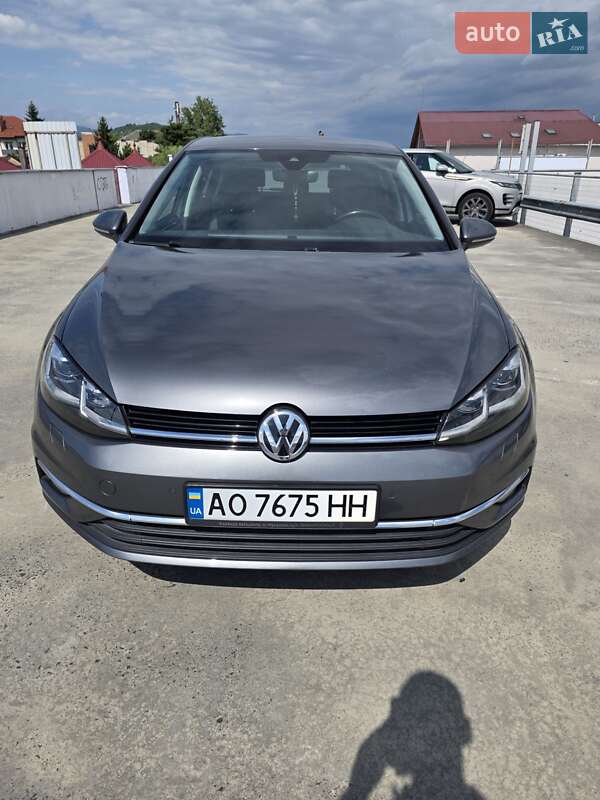 Хэтчбек Volkswagen Golf 2017 в Мукачево