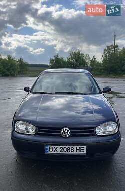 Хэтчбек Volkswagen Golf 1998 в Городке