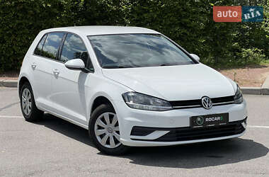 Хэтчбек Volkswagen Golf 2018 в Киеве