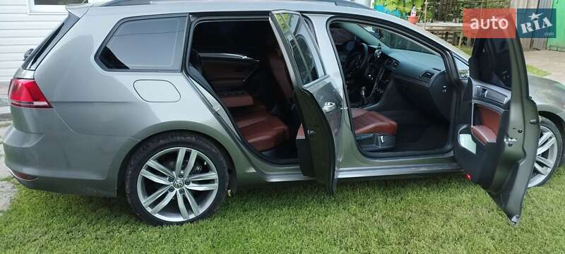 Универсал Volkswagen Golf 2014 в Вишневом