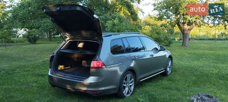 Универсал Volkswagen Golf 2014 в Вишневом