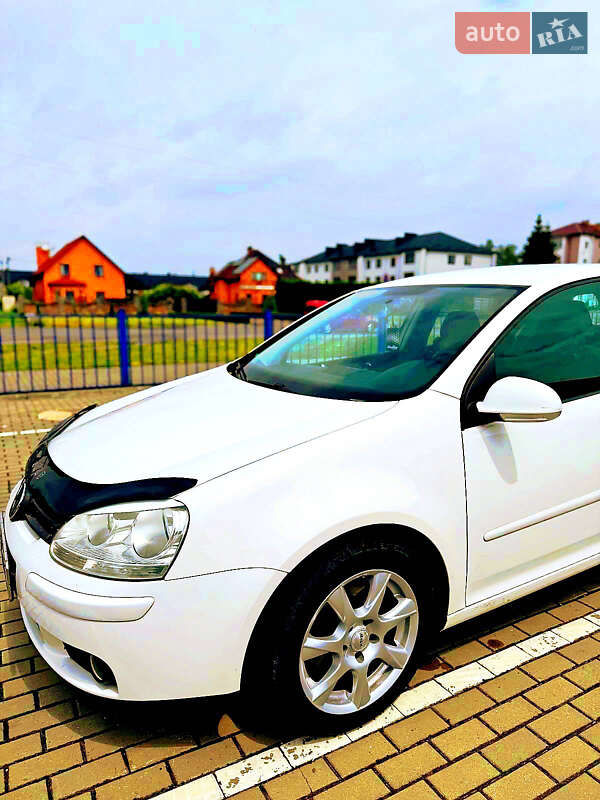 Хетчбек Volkswagen Golf 2006 в Славуті