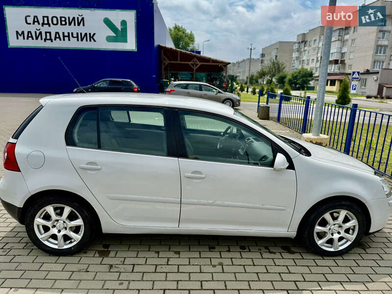 Хетчбек Volkswagen Golf 2006 в Славуті