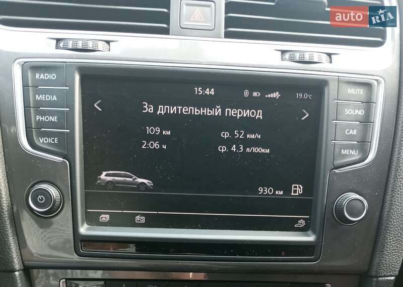 Универсал Volkswagen Golf 2014 в Вишневом