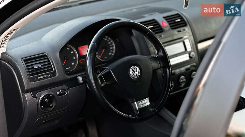 Хетчбек Volkswagen Golf 2007 в Дубні