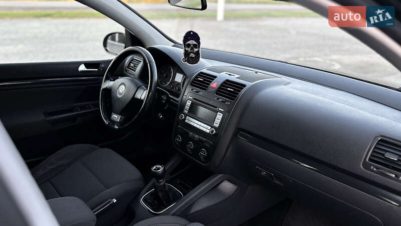 Хетчбек Volkswagen Golf 2007 в Дубні