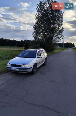 Универсал Volkswagen Golf 2002 в Заре
