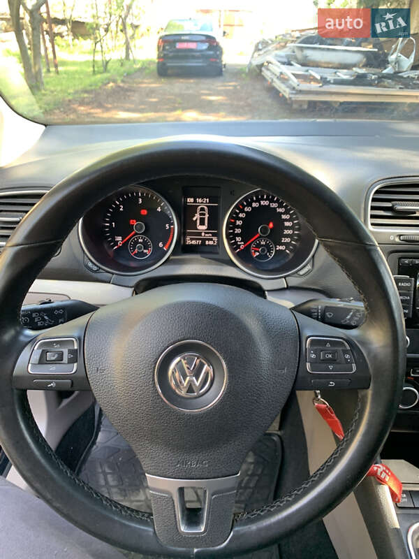 Універсал Volkswagen Golf 2013 в Самборі