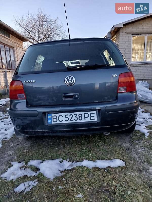Хэтчбек Volkswagen Golf 2001 в Глинянах
