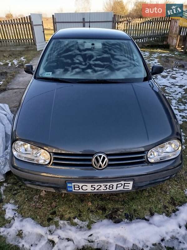 Хэтчбек Volkswagen Golf 2001 в Глинянах