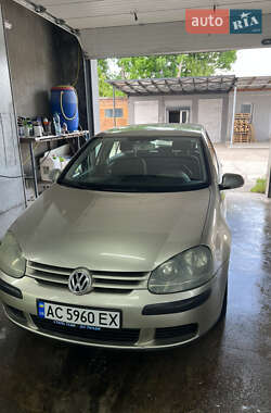 Хэтчбек Volkswagen Golf 2004 в Турийске