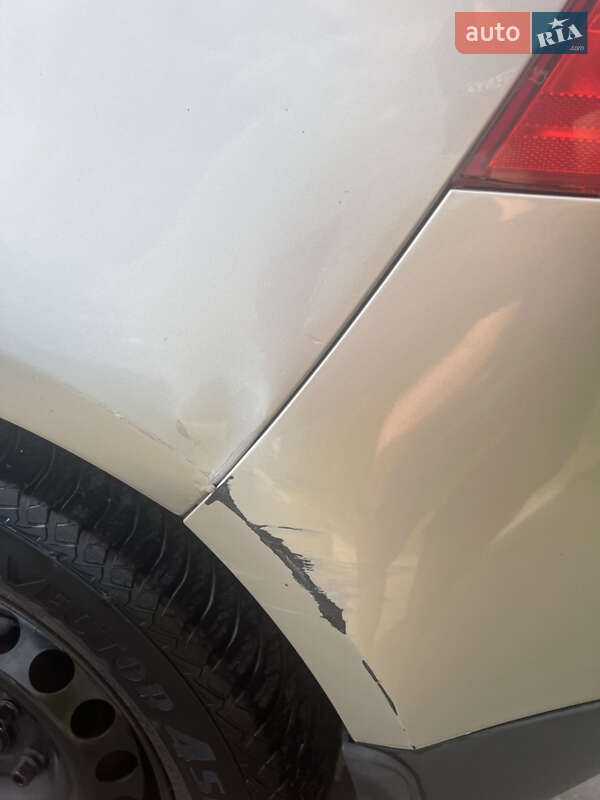 Хэтчбек Volkswagen Golf 2004 в Турийске