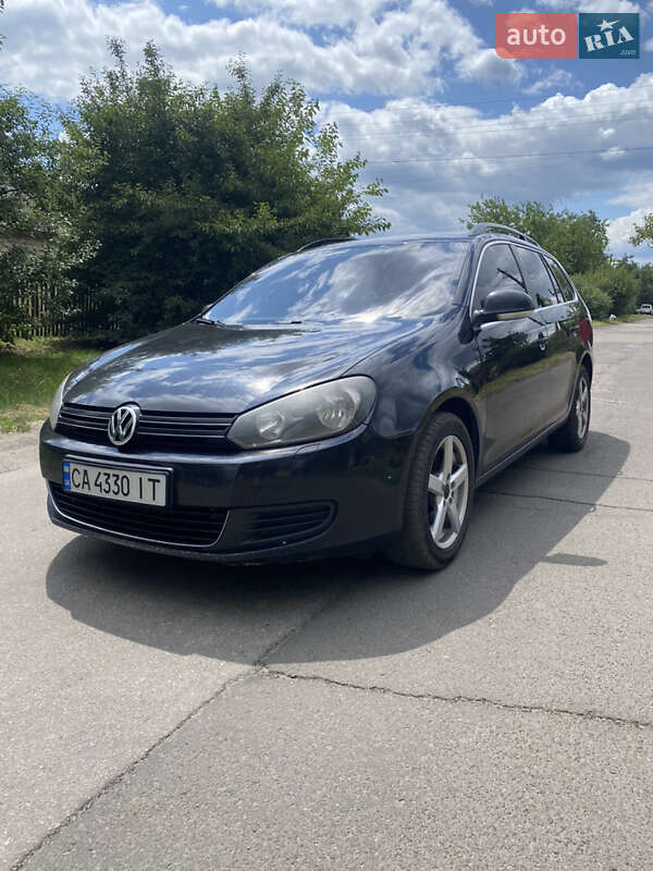 Універсал Volkswagen Golf 2011 в Дніпрі