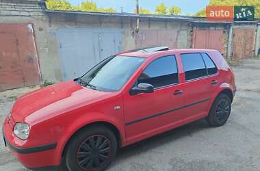 Хэтчбек Volkswagen Golf 2001 в Сумах