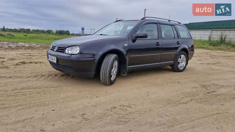 Универсал Volkswagen Golf 2001 в Киеве