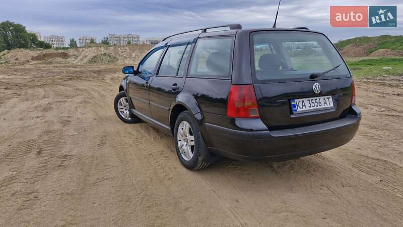 Универсал Volkswagen Golf 2001 в Киеве