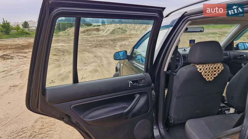 Универсал Volkswagen Golf 2001 в Киеве