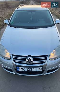 Универсал Volkswagen Golf 2008 в Ровно