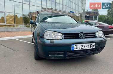 Хэтчбек Volkswagen Golf 2002 в Одессе