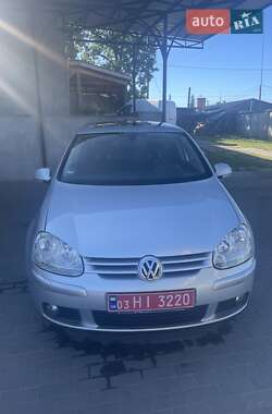 Хетчбек Volkswagen Golf 2008 в Луцьку
